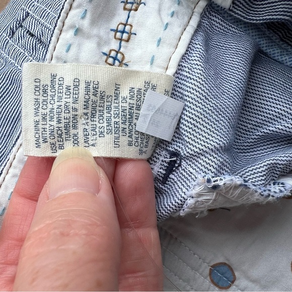 American Eagle Peddle Pushers Blue White Stripped - Picture 11 of 12